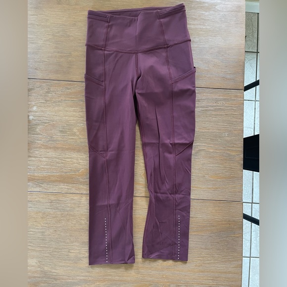 Maroon cropped lululemon leggings - Picture 2 of 3